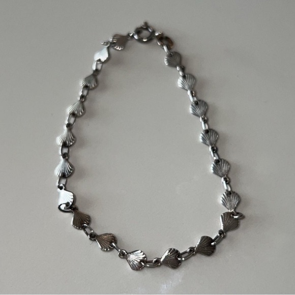 Vintage Sterling Silver marked 925 Italy Shell Bracelet - Picture 2 of 2
